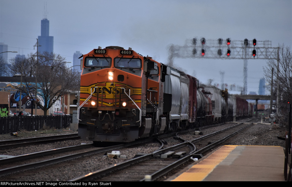 BNSF 4669